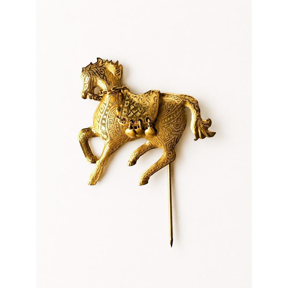 Vintage Gold Tone Horse Stick Pin Etched Equestrian Brooch Dangling Saddle